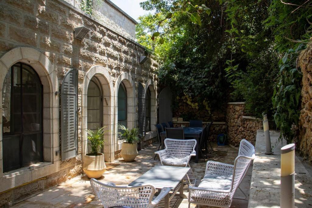 Cozy Heritage Home Jerusalem Exterior photo